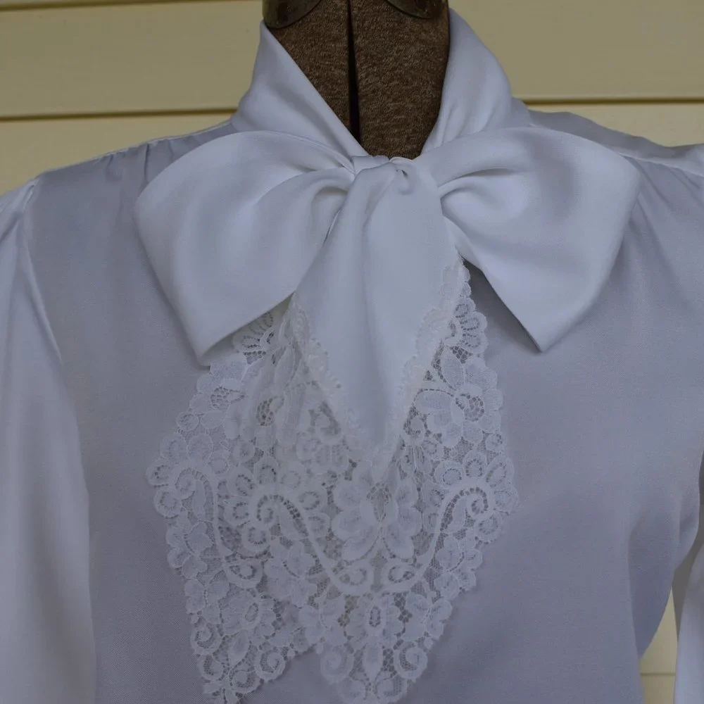 Rhonda Lee White Vintage Blouse (14) - Picture 2 of 6